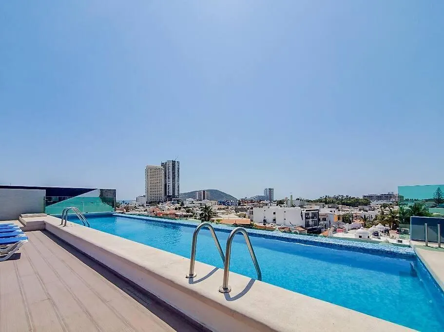 Lujoso Condominio Tiburon A 3 Cuadras De La Playa Mazatlan Mexico